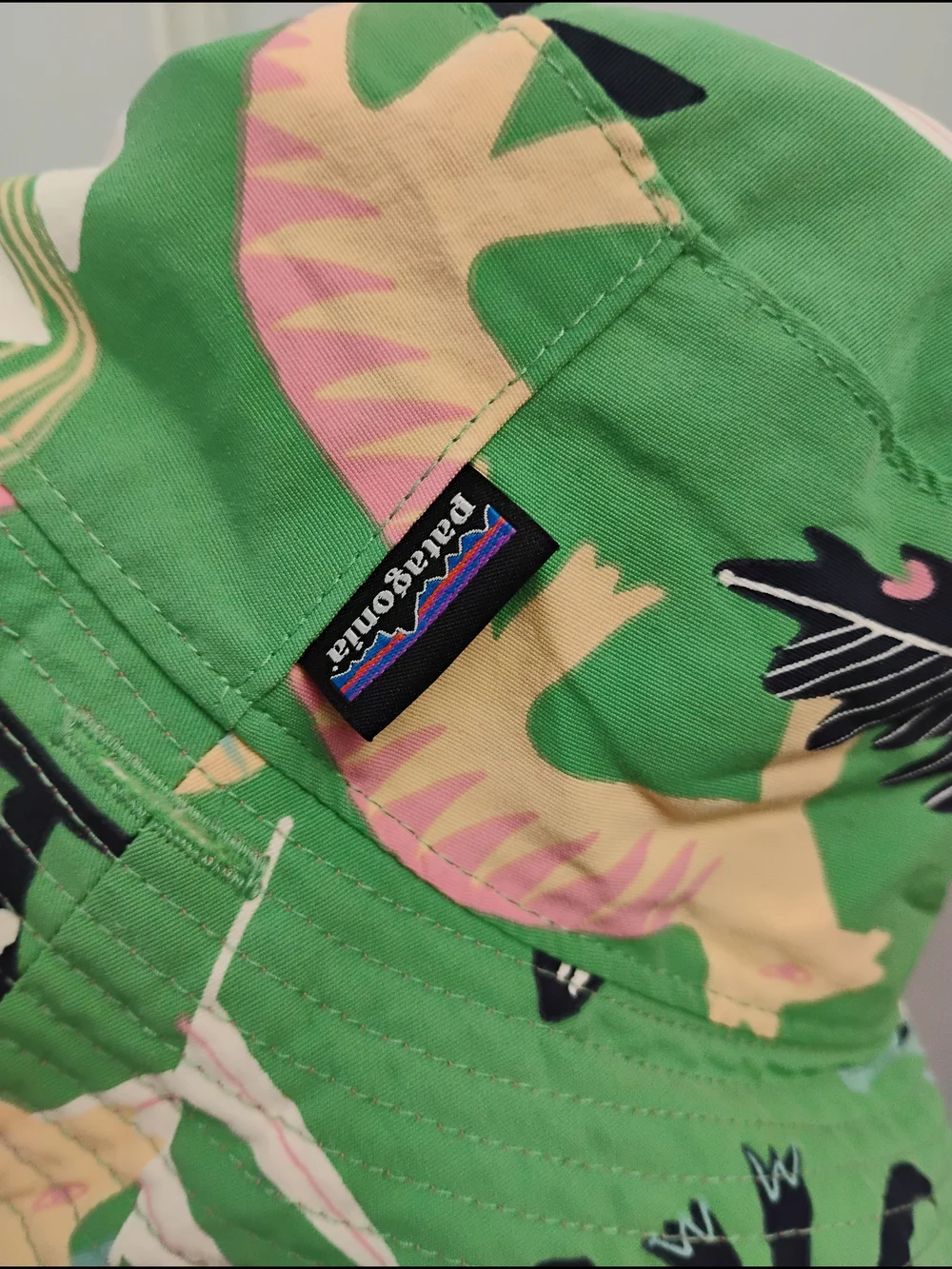 Patagonia kids bucket